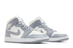Wmns Air Jordan 1 Mid 'Stealth' view 8