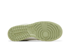 Nike Wmns Dunk Low SE 'Fleece - Honeydew' view 4