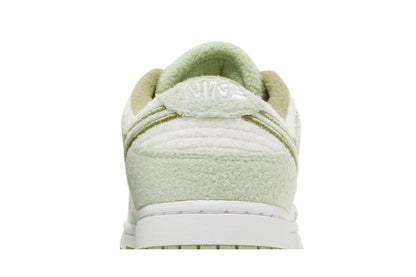 Nike Wmns Dunk Low SE 'Fleece - Honeydew'