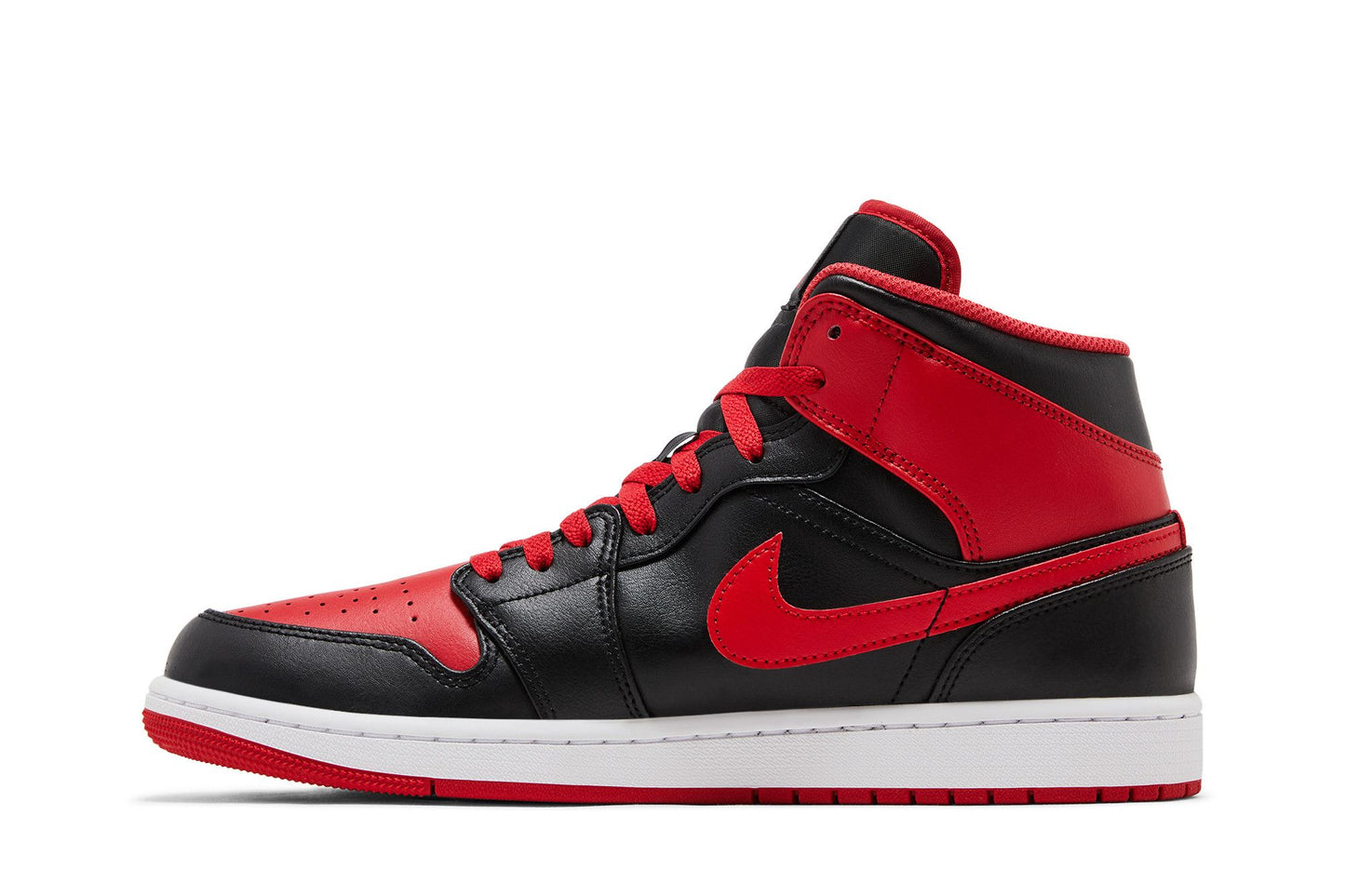 Air Jordan 1 Mid 'Bred' (image 4 of 8)