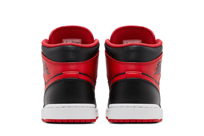 Air Jordan 1 Mid 'Bred' (image 7 of 8)