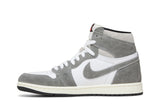 Air Jordan 1 Retro High OG 'Washed Black' view 3