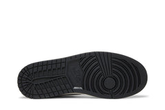 Air Jordan 1 Retro High OG 'Washed Black' view 4