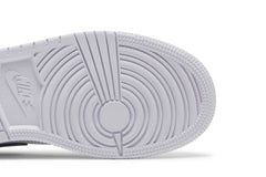 Air Jordan 1 Mid GS 'Barely Grape' view 5