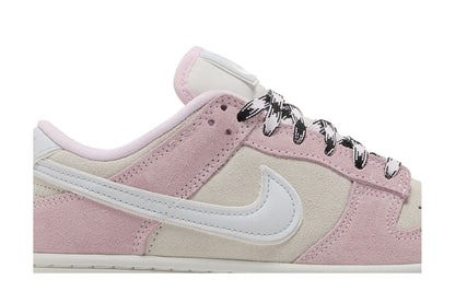 Nike Wmns Dunk Low LX 'Pink Foam'
