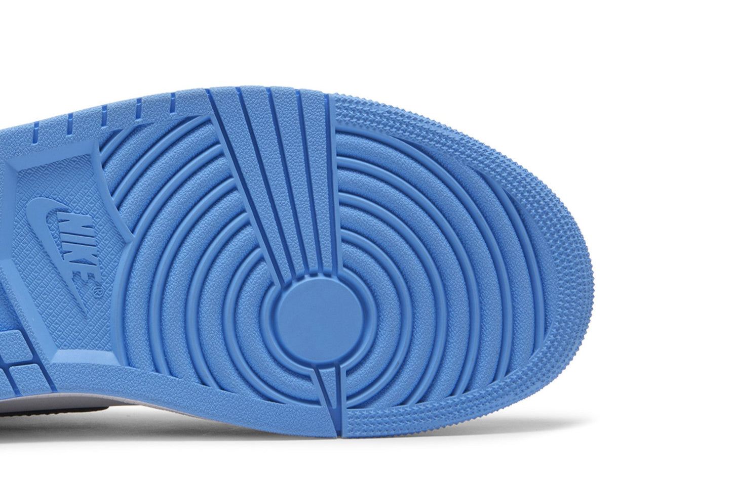 Air Jordan 1 Retro High OG 'UNC Toe' (image 6 of 8)