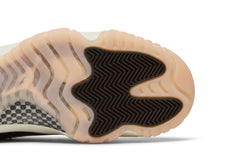 Wmns Air Jordan 11 Retro 'Neapolitan' view 5