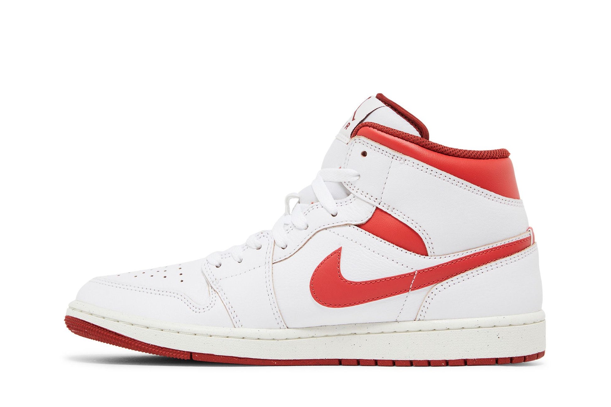 Air Jordan 1 Mid SE 'White Dune Red' (image 4 of 8)