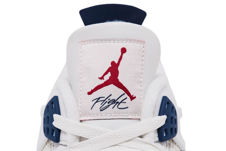 Nike SB Air Jordan 4 Retro SP "Summit White/Navy"