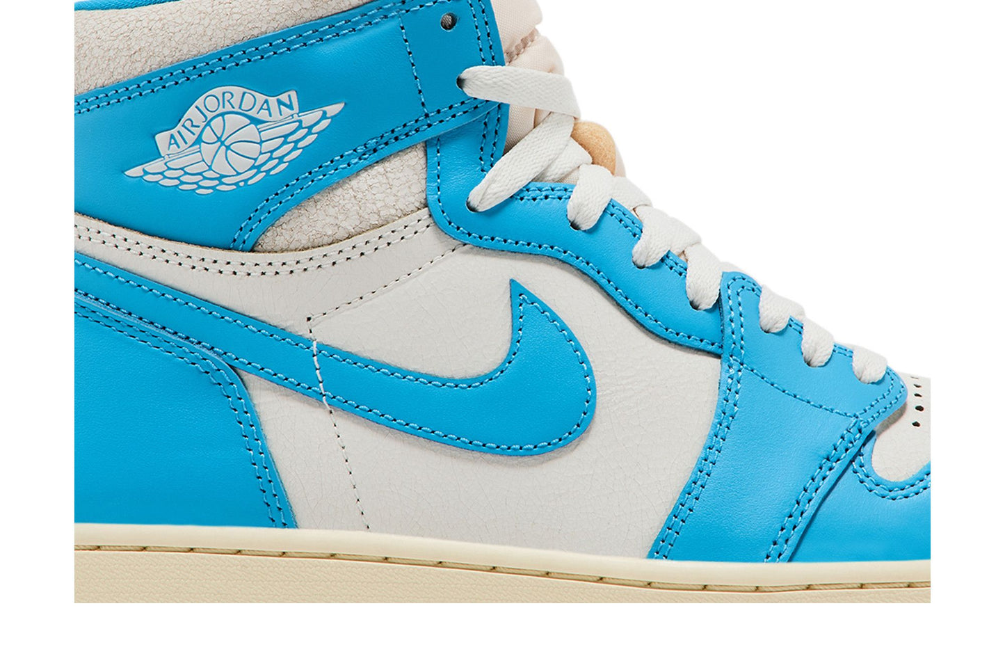 Air Jordan 1 Retro High OG 'UNC Reimagined' (image 3 of 8)