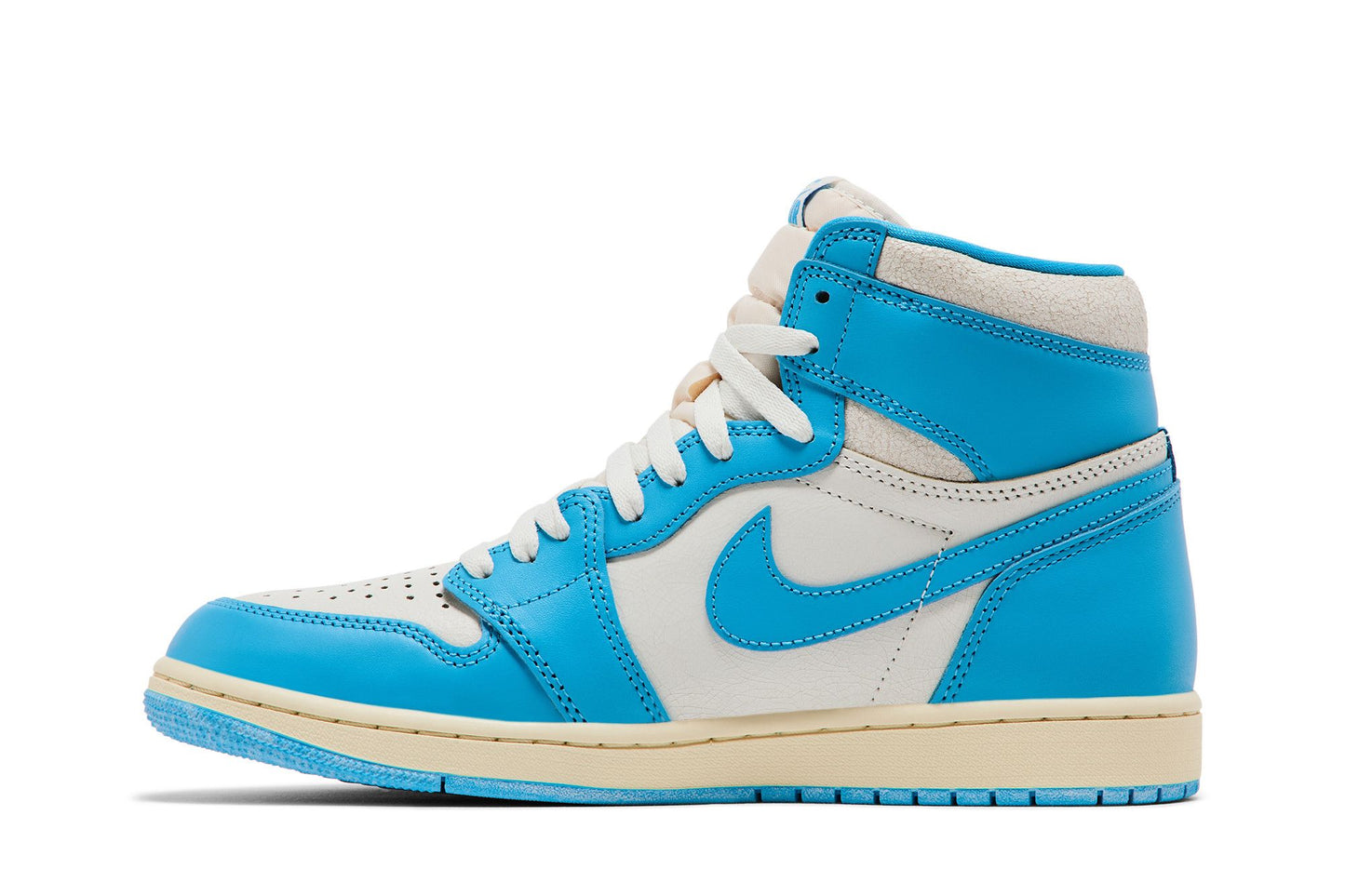 Air Jordan 1 Retro High OG 'UNC Reimagined' (image 4 of 8)
