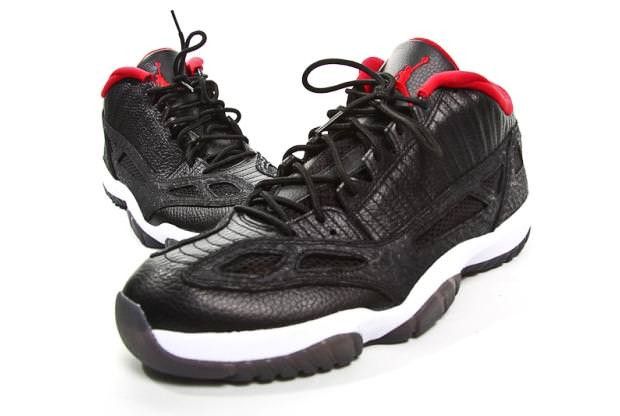 Air Jordan 11 Retro Low IE 'Black Charcoal Red' 2011 (image 3 of 6)