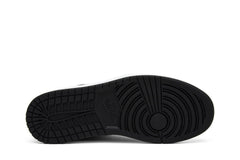 Air Jordan 1 Retro High OG 'Shadow' 2018 view 4