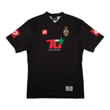 Juventus 2001-02 Away Shirt view 1