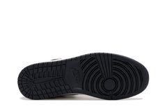 Air Jordan 1 Retro High SB 'LA To Chicago' view 4