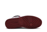 Air Jordan 1 Retro High OG 'Bloodline' view 4