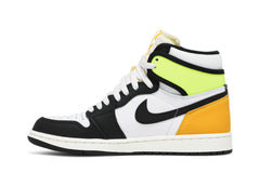 Air Jordan 1 Retro High OG 'Volt Gold' view 3
