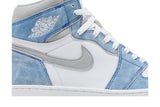 Air Jordan 1 Retro High OG 'Hyper Royal' view 2