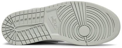 Wmns Air Jordan 1 Retro High OG 'Seafoam' (image 4 of 10)