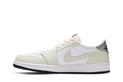 Air Jordan 1 Retro Low OG 'Ghost Green' view 3