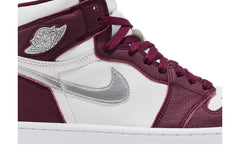 Air Jordan 1 Retro High OG 'Bordeaux' view 2