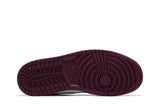 Air Jordan 1 Retro High OG 'Bordeaux' view 4