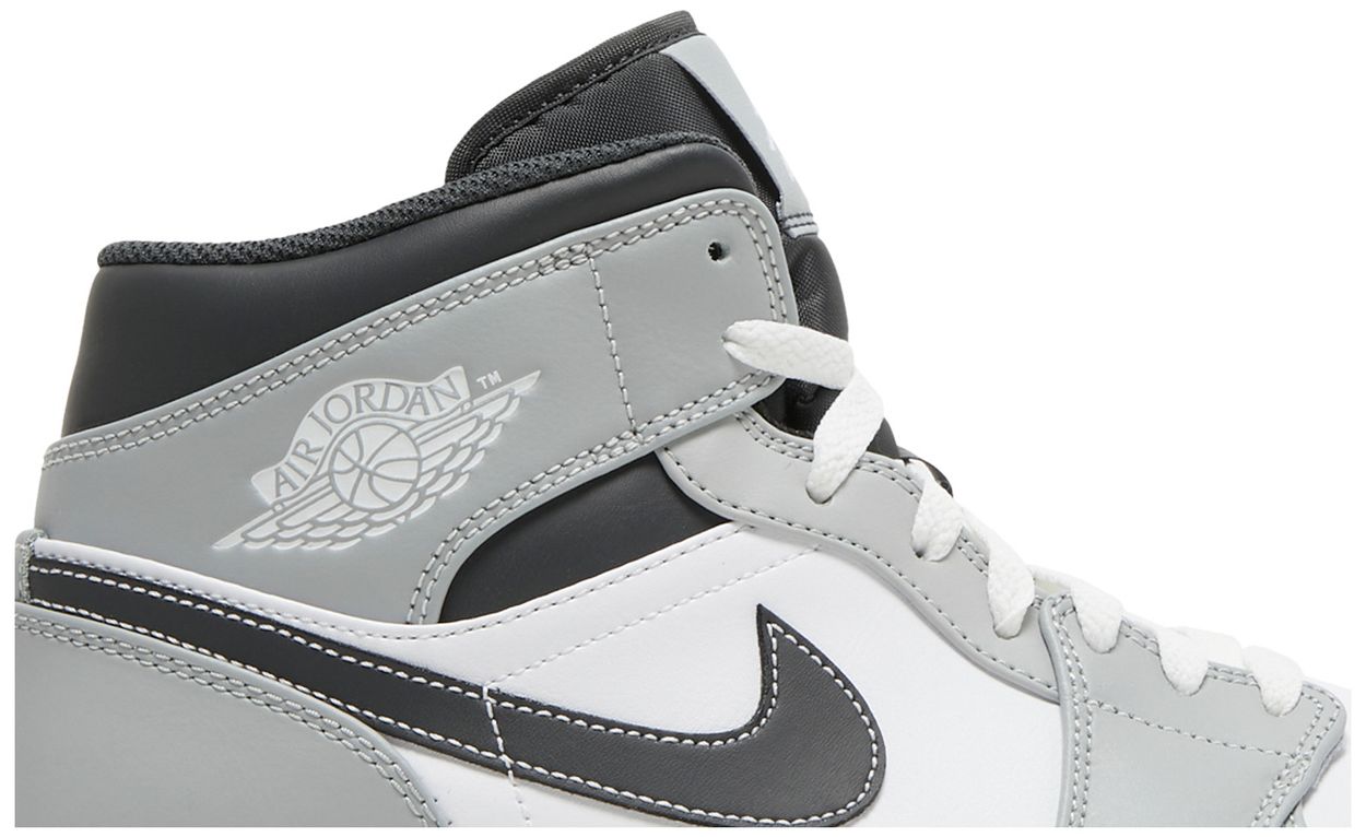 Air Jordan 1 Mid 'Light Smoke Grey Anthracite' (image 3 of 9)