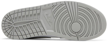 Air Jordan 1 Mid 'Light Smoke Grey Anthracite' (image 5 of 9)