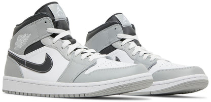 Air Jordan 1 Mid 'Light Smoke Grey Anthracite' (image 9 of 9)