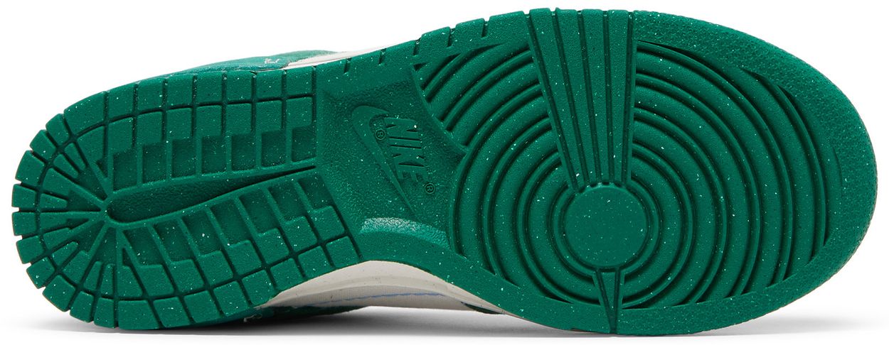 Nike — Wmns Dunk Low Disrupt 2 'Malachite' (image 4 of 8)