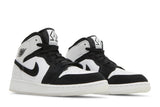 Air Jordan 1 Mid SE GS 'Diamond' view 8