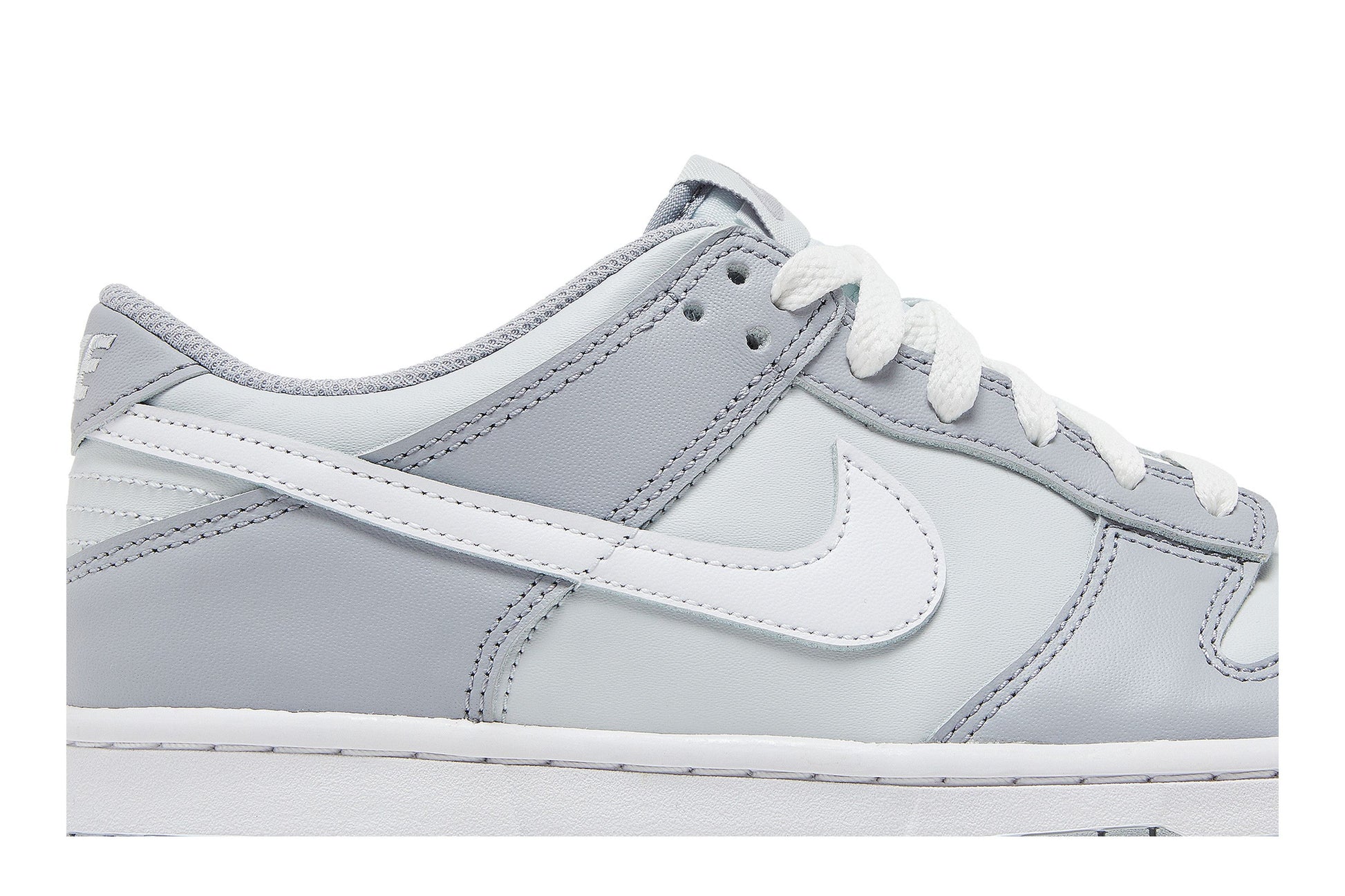 Nike Dunk Low GS 'Pure Platinum Wolf Grey' (image 3 of 8)