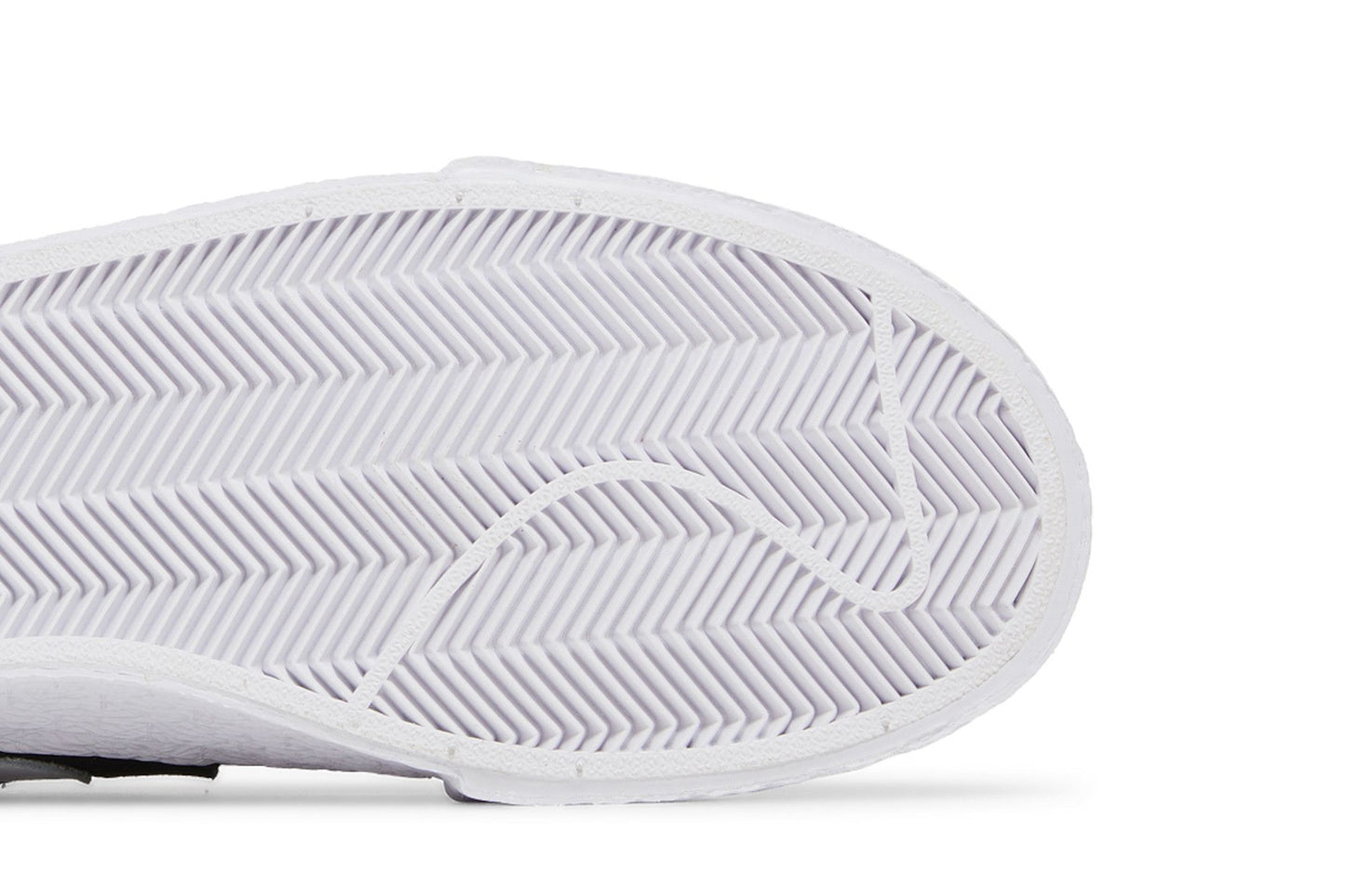 sacai x Nike Blazer Low 'Black Patent' (image 6 of 8)