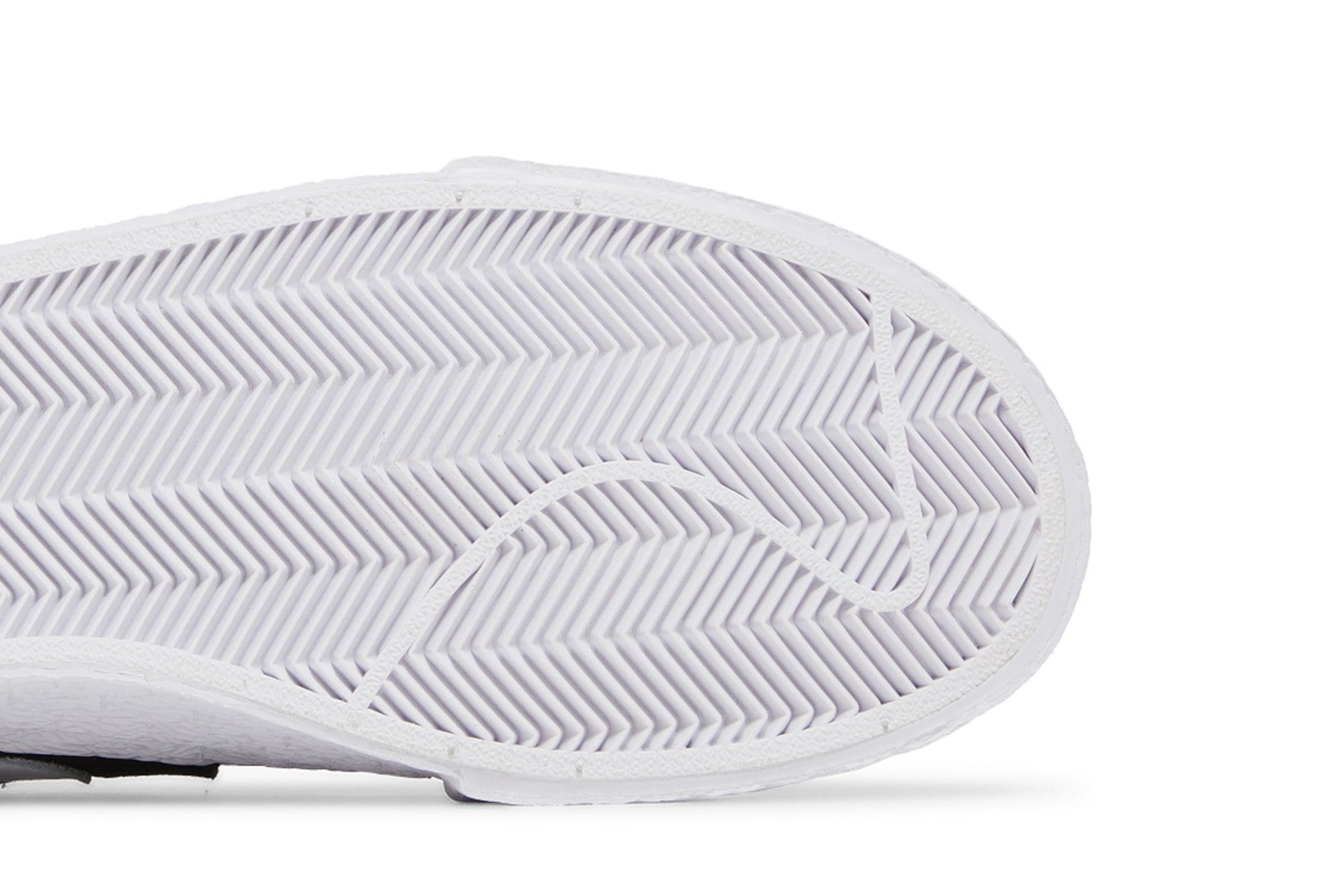 sacai x Nike Blazer Low 'Black Patent' (image 6 of 8)