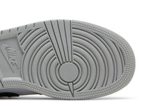 Air Jordan 1 Low GS 'Light Smoke Grey' view 5