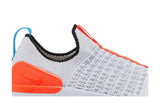 Nike Wmns React Phantom Run Flyknit 2 'Grey Bright Crimson' view 2