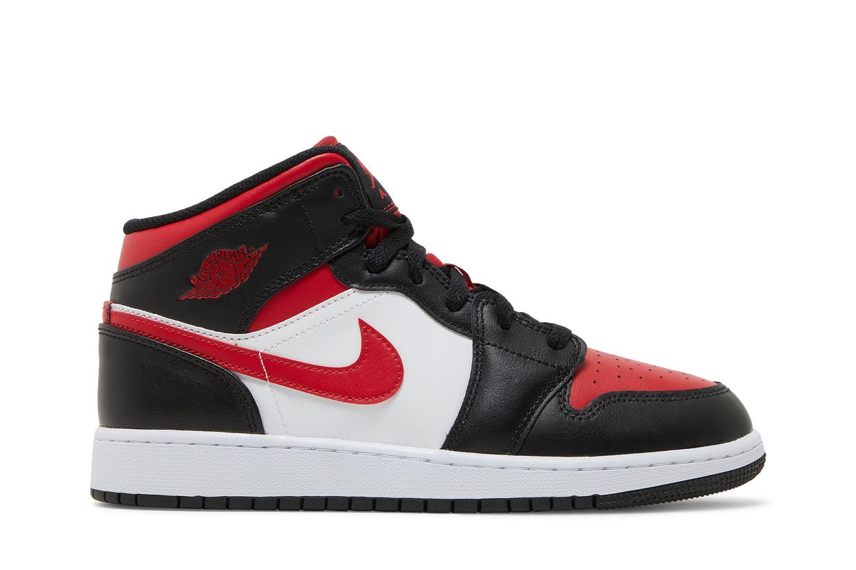 Air Jordan 1 Mid GS 'Black Fire Red' (image 2 of 9)