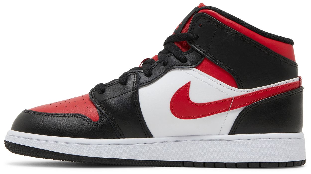 Air Jordan 1 Mid GS 'Black Fire Red' (image 4 of 9)