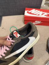 Travis Scott x Air Jordan 1 Low 'Mocha' view 5